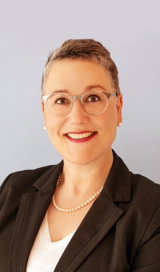 Katrin R. Feldner
