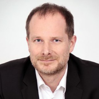 Jahresabschlussveranstaltung mit Sascha Morgenstern: Menschen sind so, behandeln Sie sie auch so! - Warum Kommunikation ohne Körpersprache im Einkauf schiefgeht
