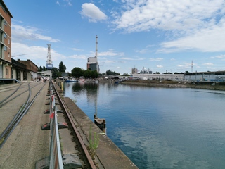 Rheinhafen Karlsruhe mit Erfahrungsbericht zum Thema Güterverkehr per Schiff und Bahn